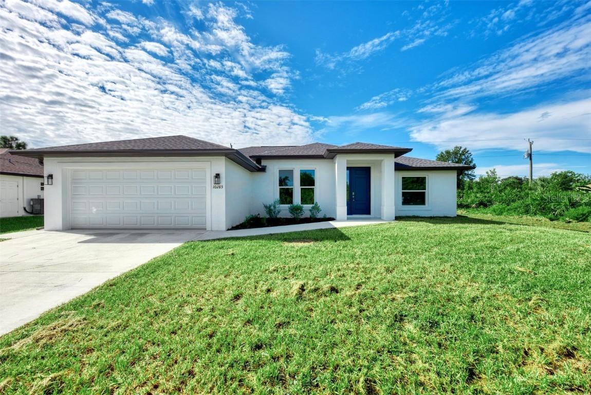 10285 Rockford Ave., Englewood, FL 34224