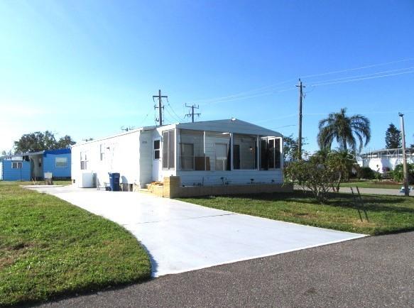 205 Schooner St., North Port, FL 34287