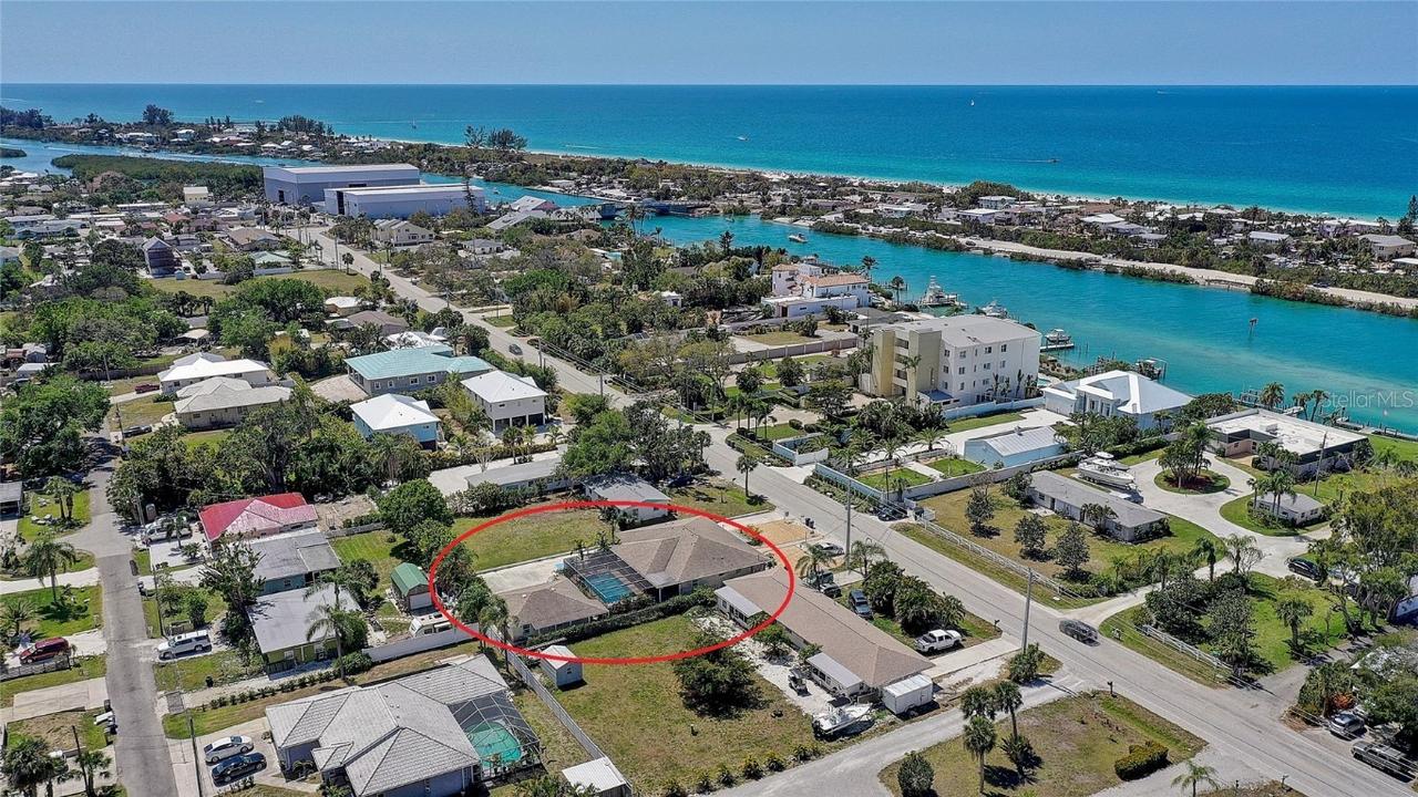 312 Bayshore Rd., Nokomis, FL 34275