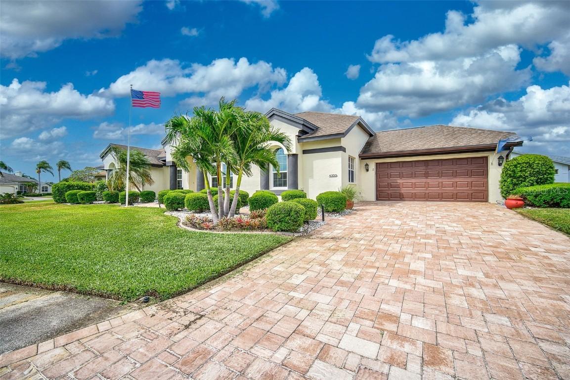 4333 Presidential Avenue Cir., Bradenton, FL 34203
