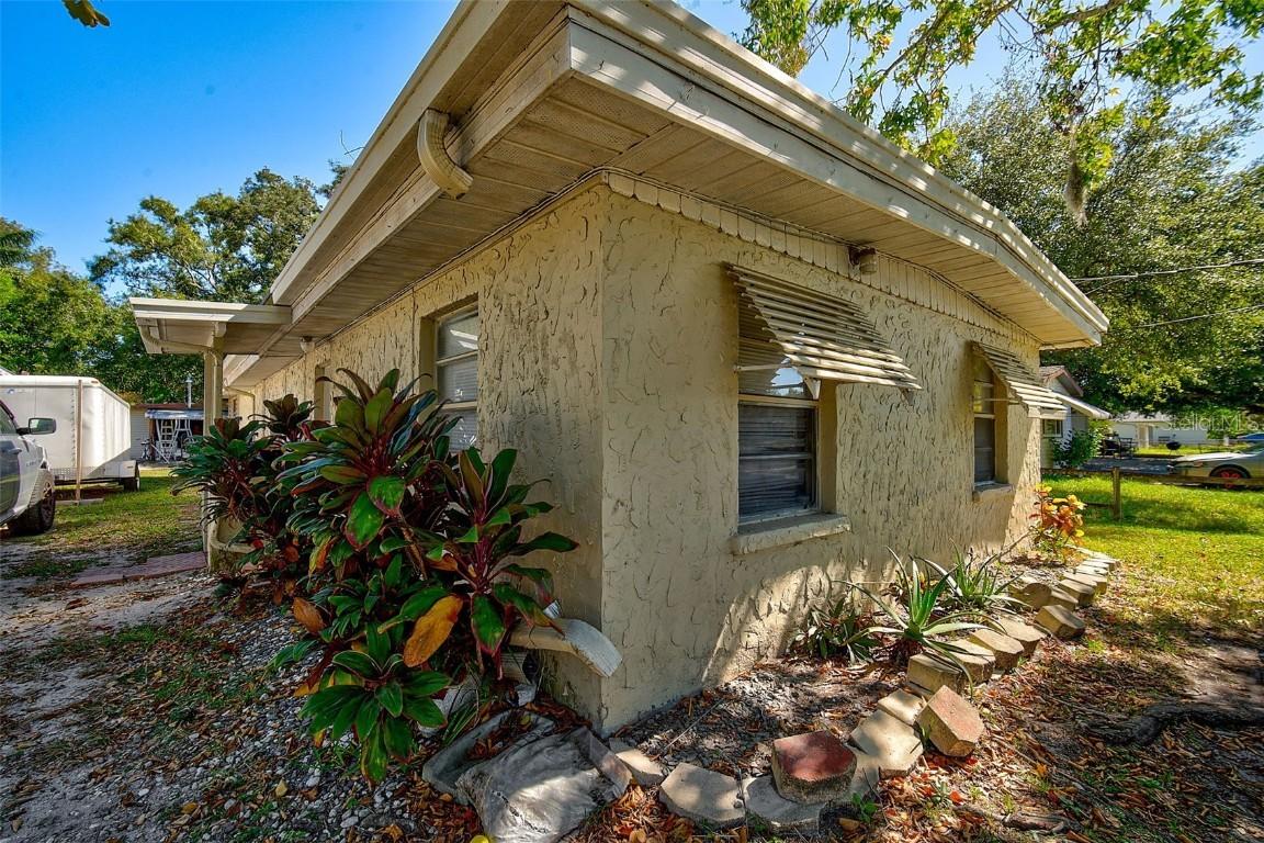 3215 19th St., Bradenton, FL 34208