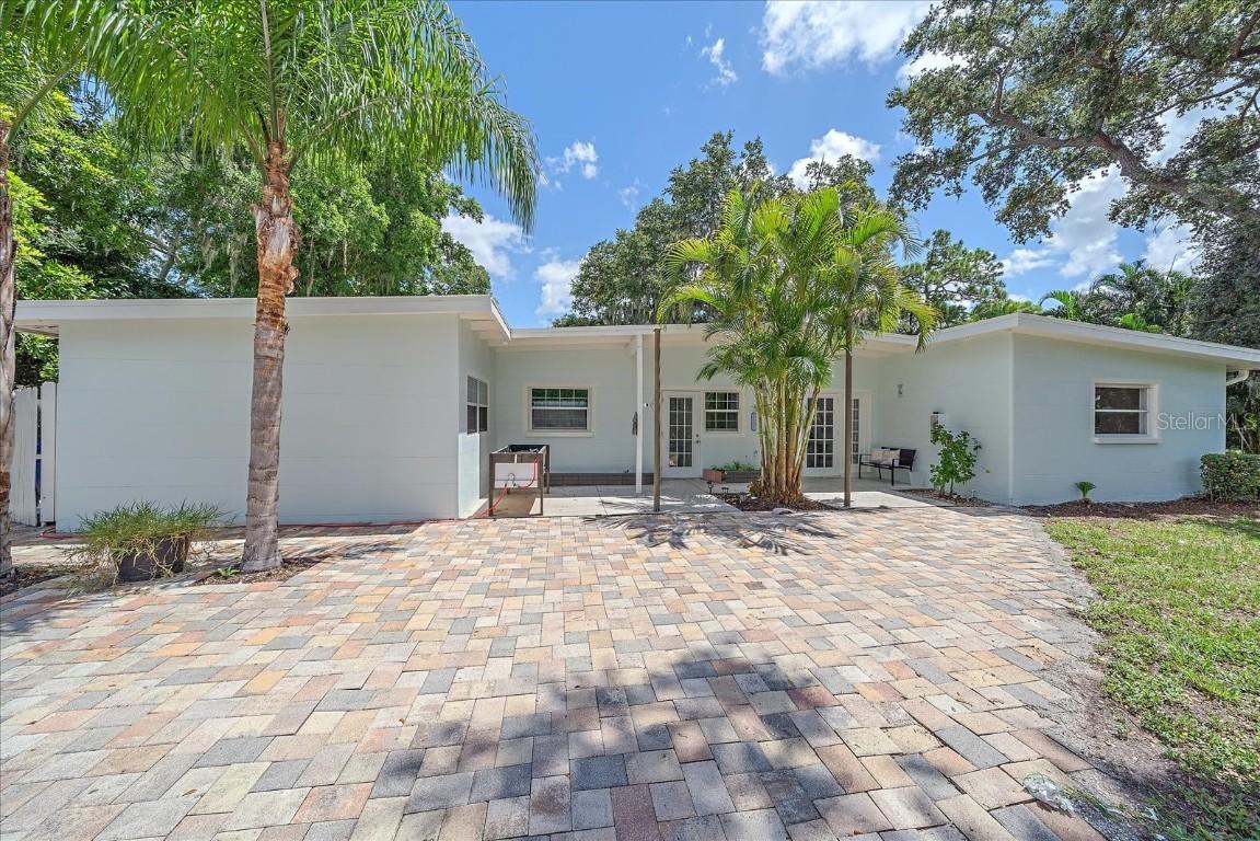 3939 Groveland Ave., Sarasota, FL 34231