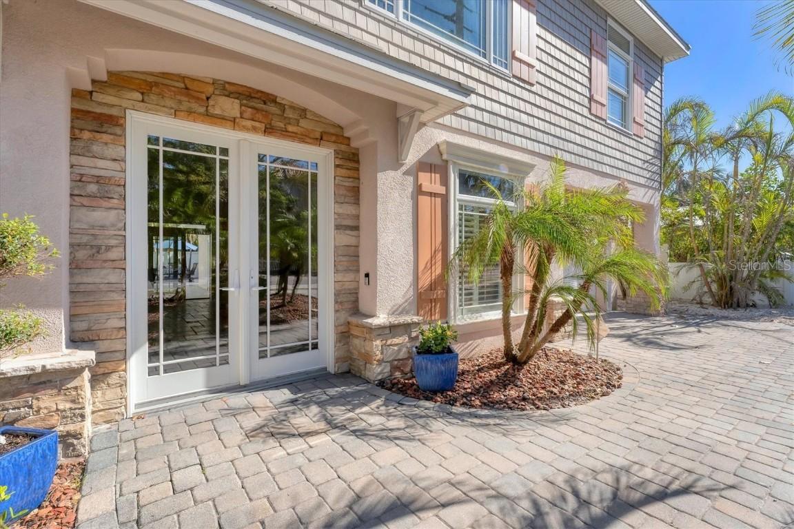 6405 Gulf Dr., Holmes Beach, FL 34217