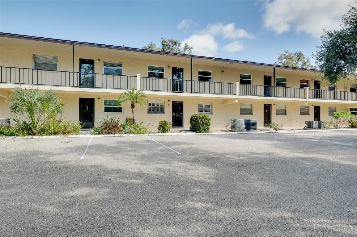 2260 Stickney Point Rd. #303, Sarasota, FL 34231