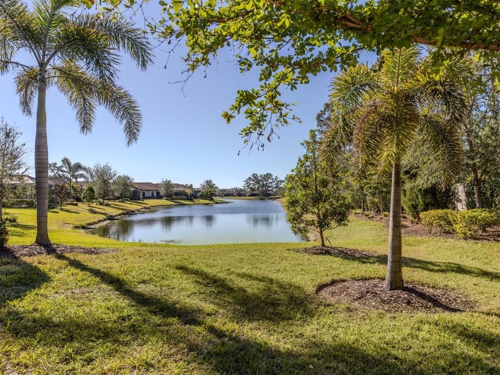 5733 Semolino St., Nokomis, FL 34275