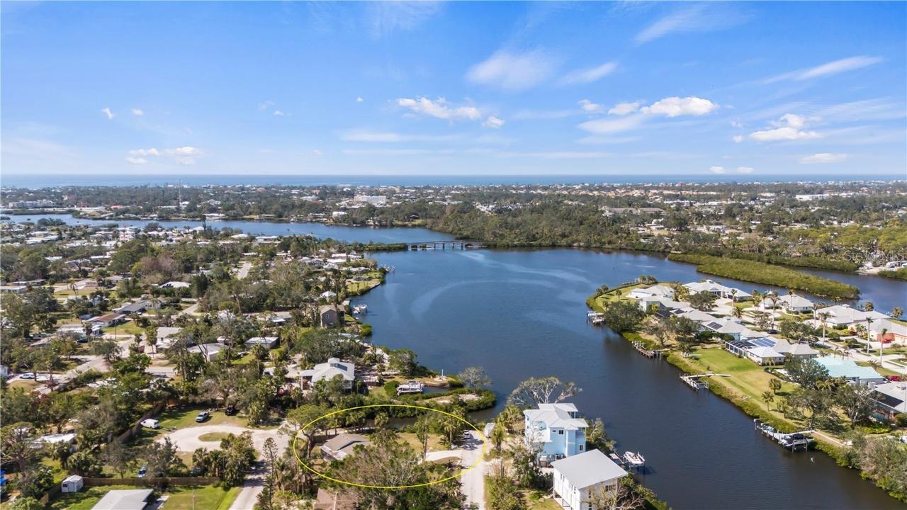 807 Lucille Ave., Nokomis, FL 34275