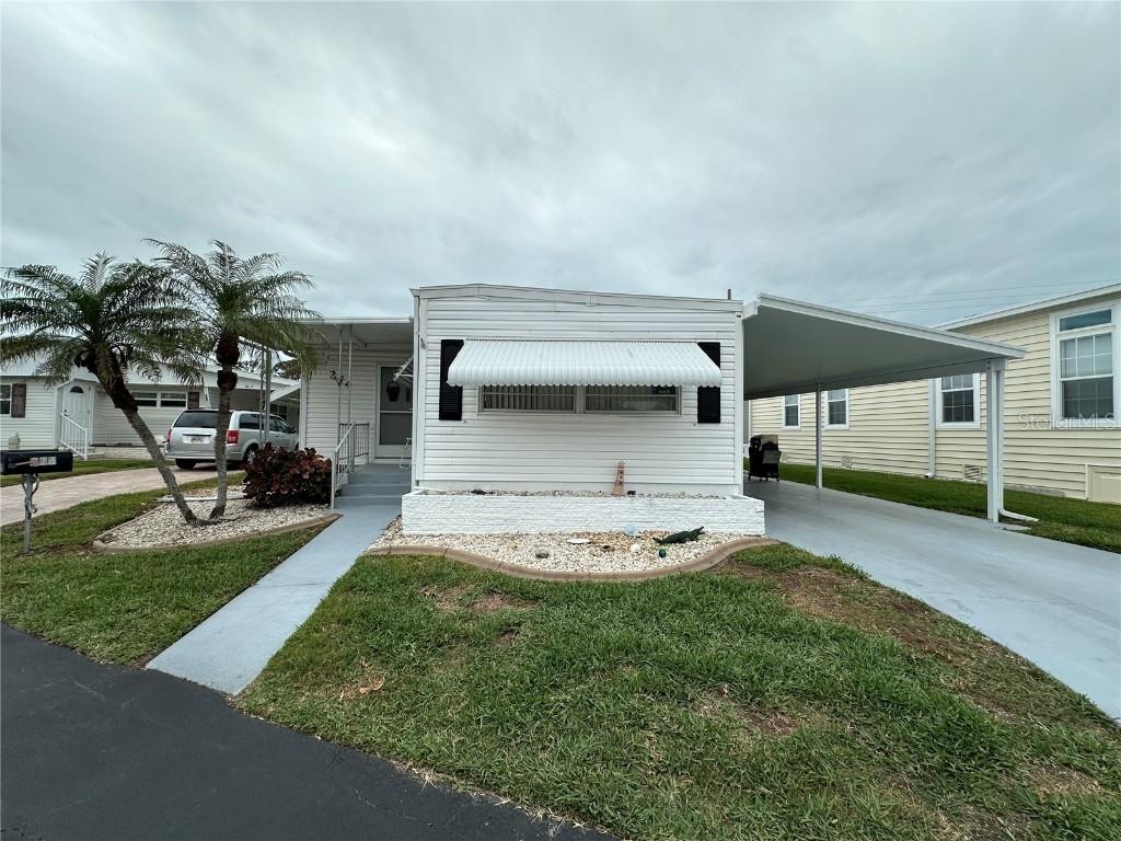 274 E Outer Dr., Venice, FL 34285