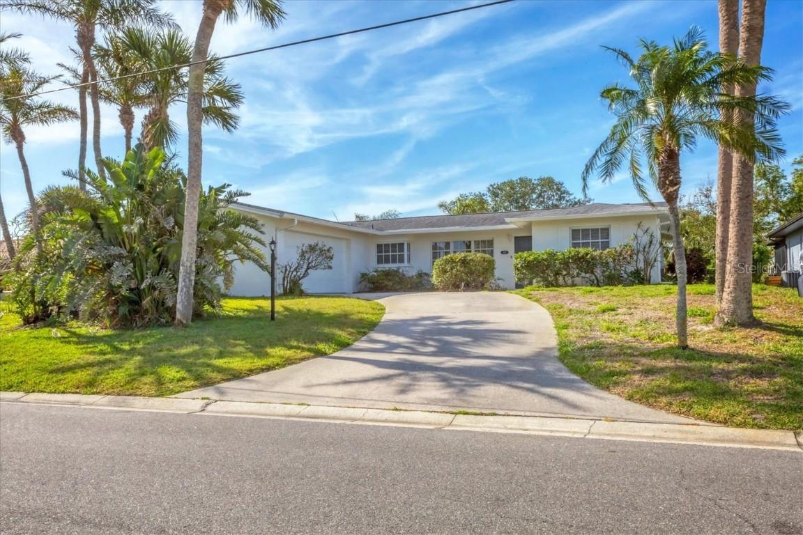 1220 Lakeside Dr., Venice, FL 34293