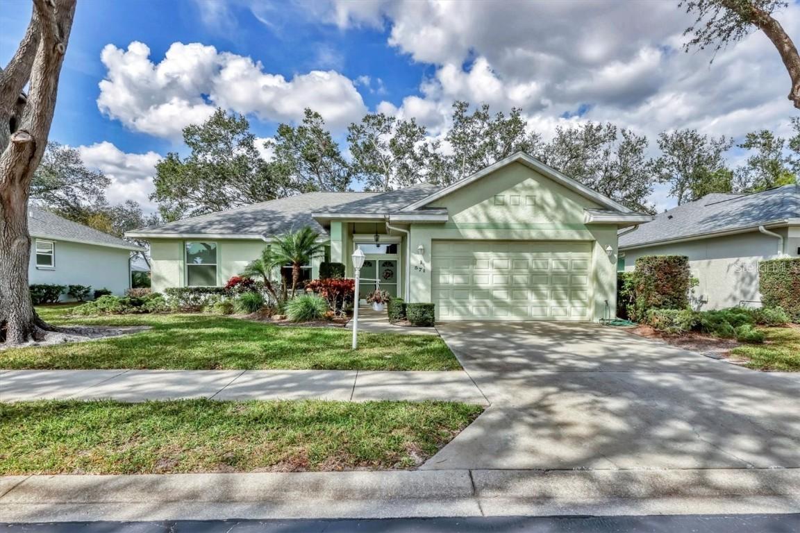 571 Catalina Isles Cir., Venice, FL 34292
