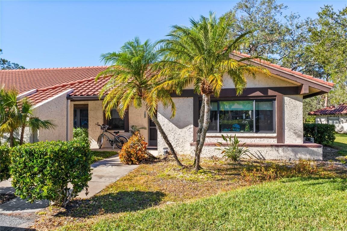 5635 Golf Pointe Dr #105, Sarasota, FL 34243