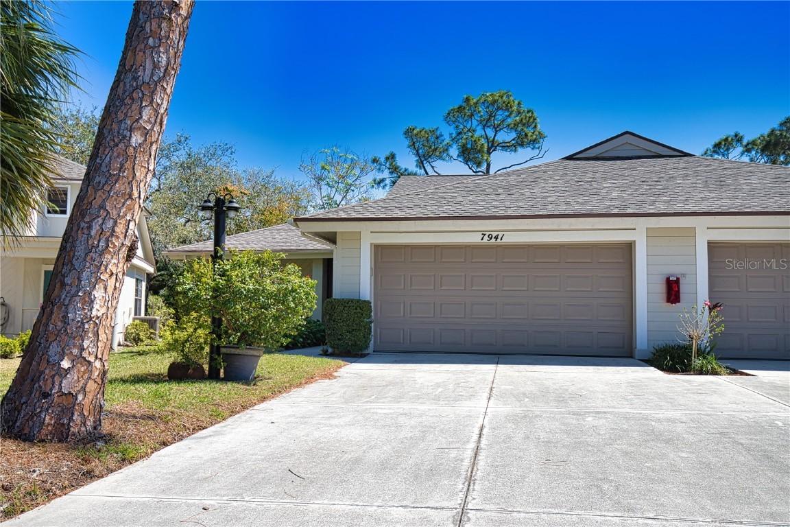 7941 Pineglen Ct. #37, Sarasota, FL 34238
