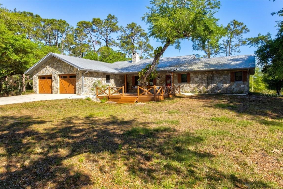 8902 Tropicaire Blvd., North Port, FL 34291