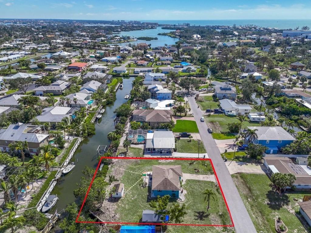 328 Channel Ln., Nokomis, FL 34275