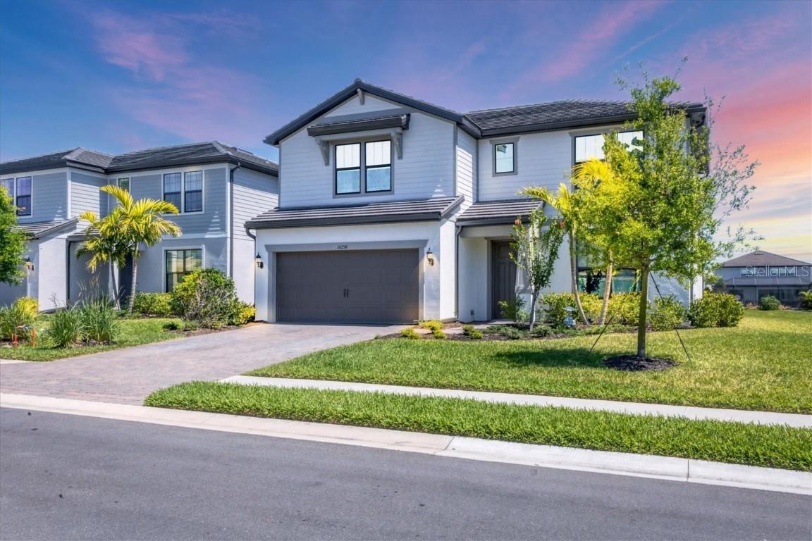 16258 Hidden Oak Loop, Bradenton, FL 34211