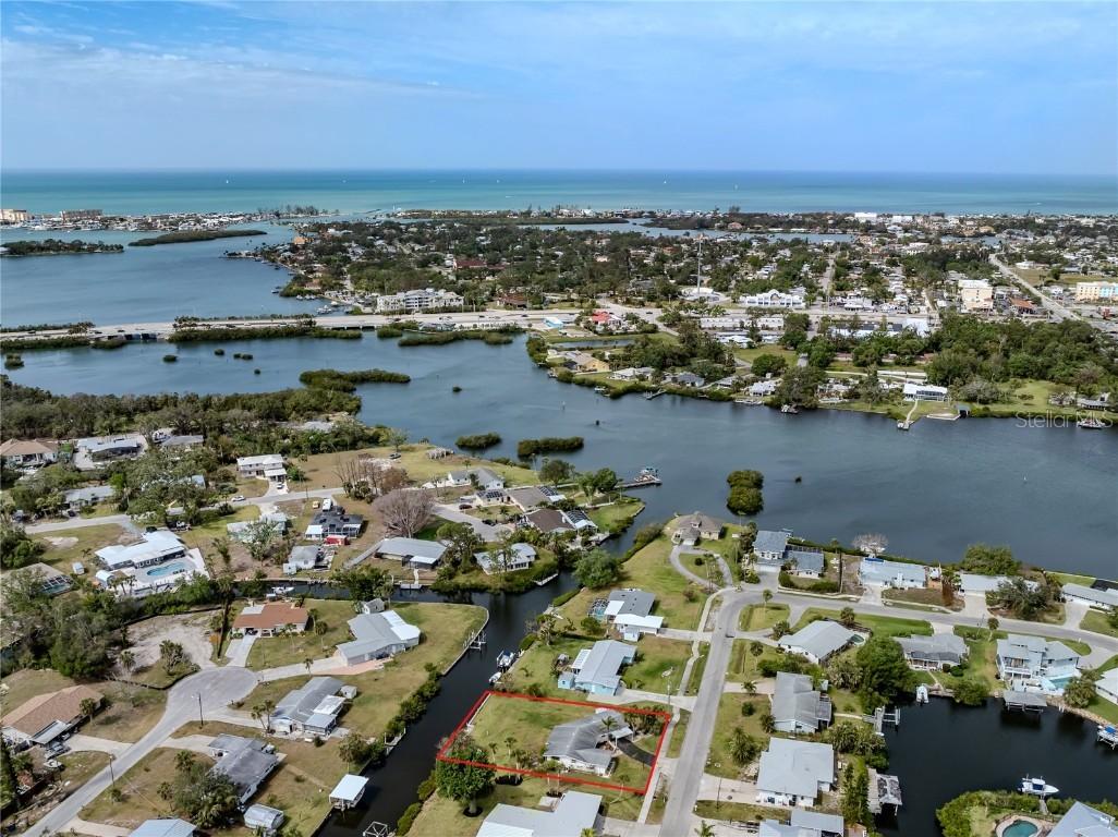 504 Buena Vista Dr., Nokomis, FL 34275