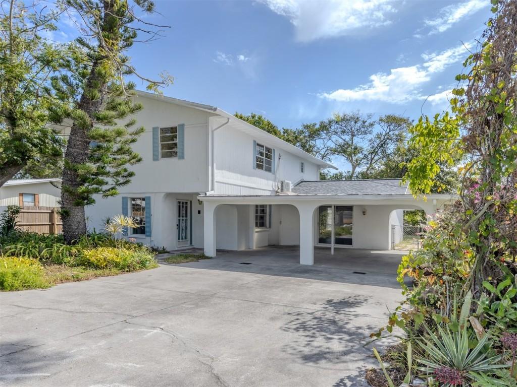200 Sierra St., Nokomis, FL 34275