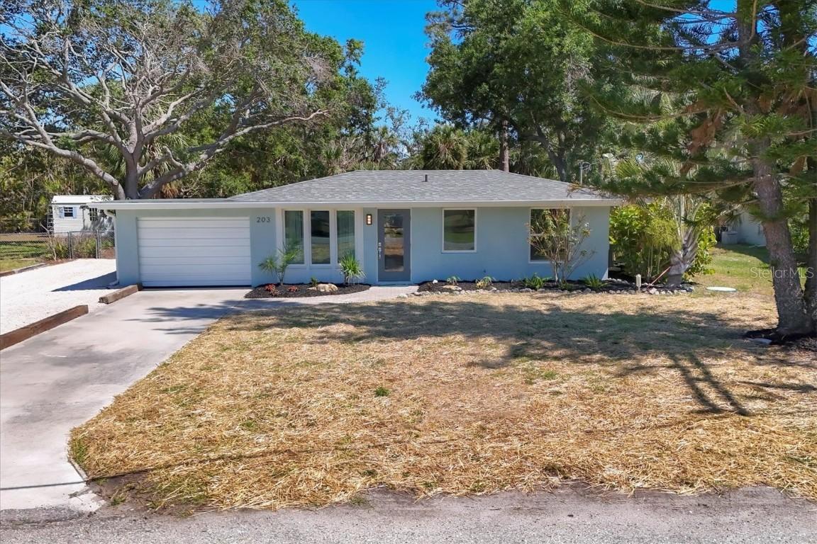 203 Palm Ave., Nokomis, FL 34275