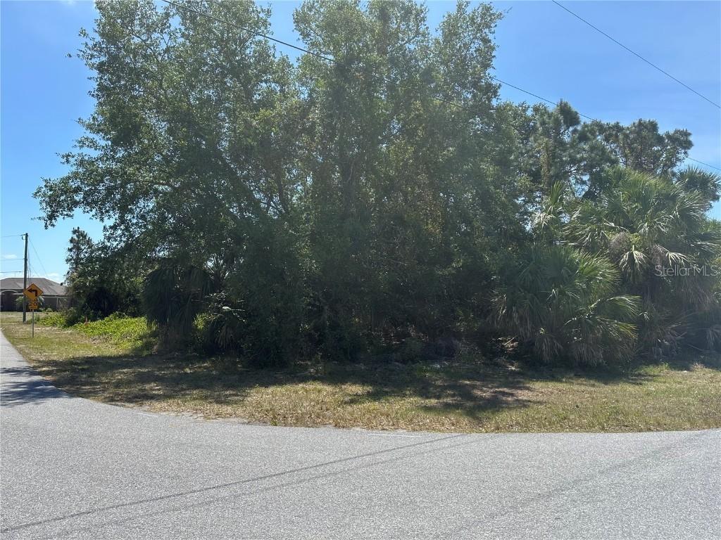 Clovelon Ave., North Port, FL 34291