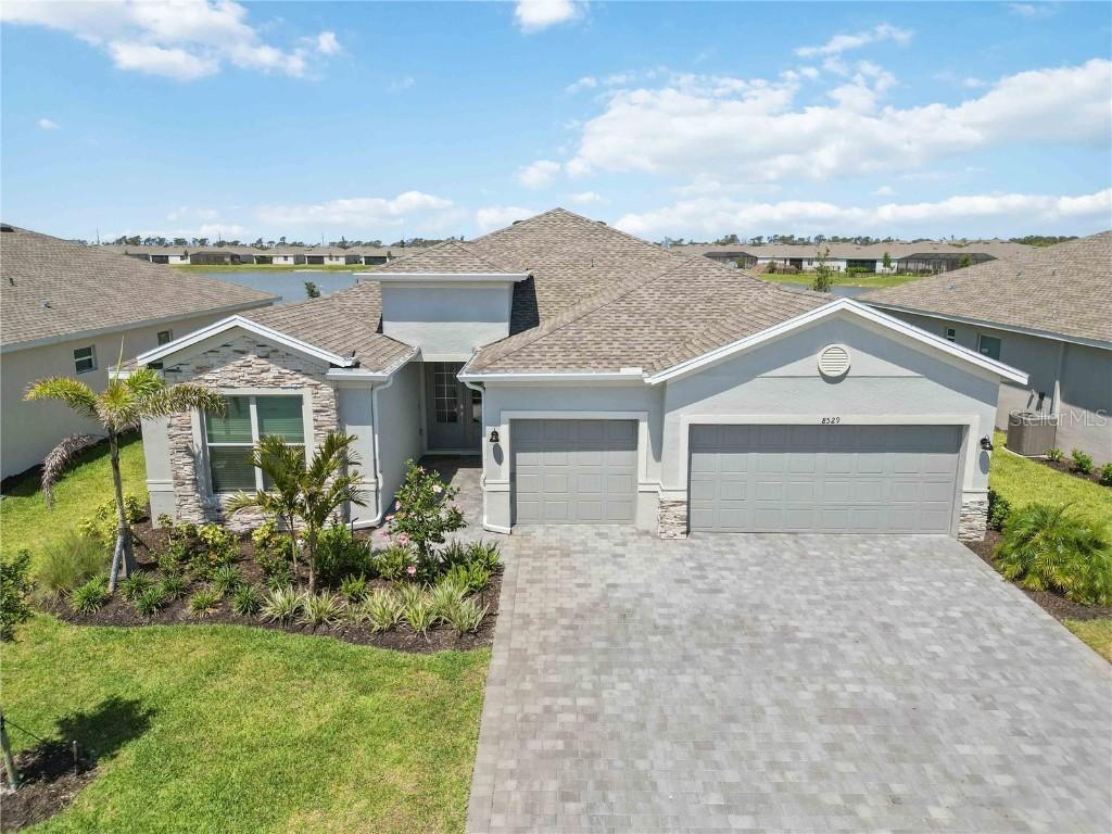 8529 Saint Kitts Cir., Englewood, FL 34224