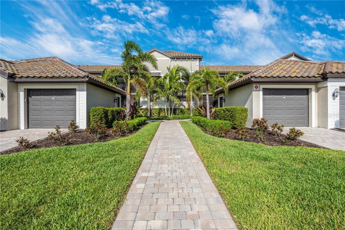 5674 Palmer Circle Dr. #203, Bradenton, FL 34211