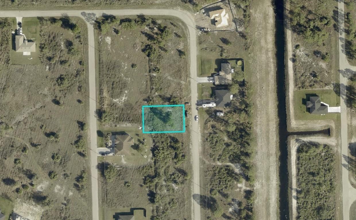 1054 Kirkwood St., Lehigh Acres, FL 33974