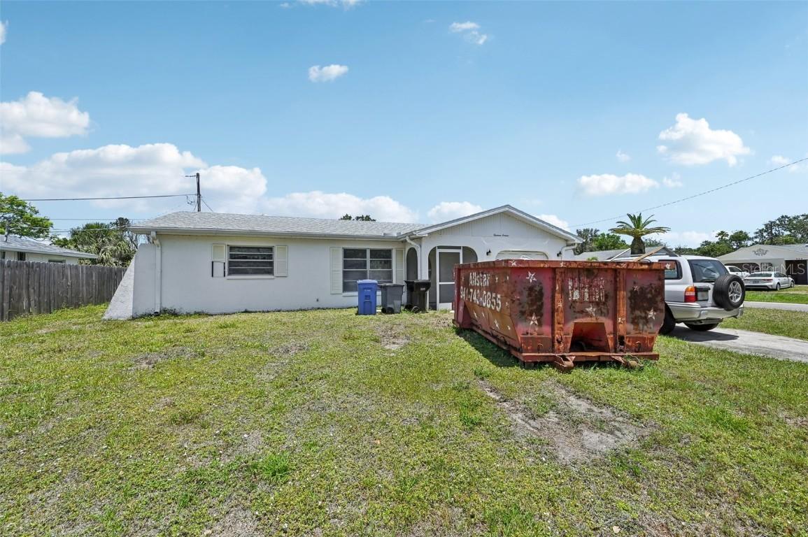 1316 Ridgewood Ave., Venice, FL 34285