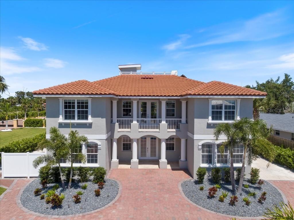 2322 Bayshore Rd., Nokomis, FL 34275