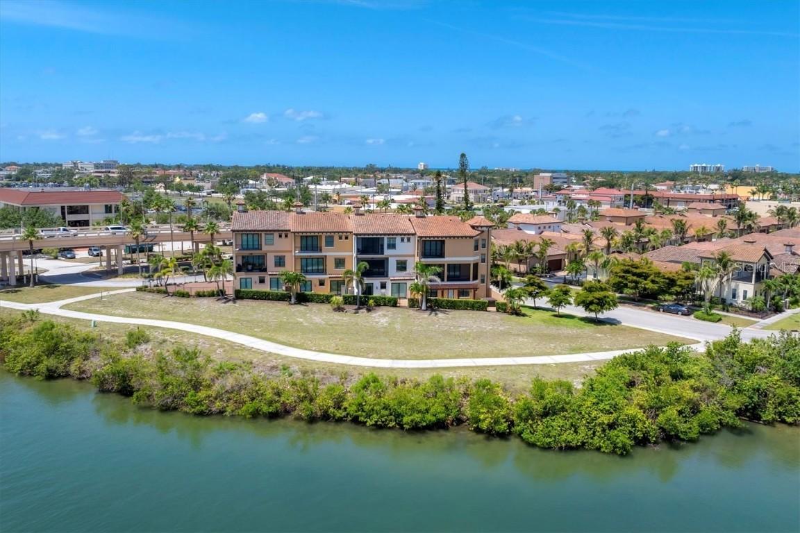 209 E Venice Ave., Venice, FL 34285