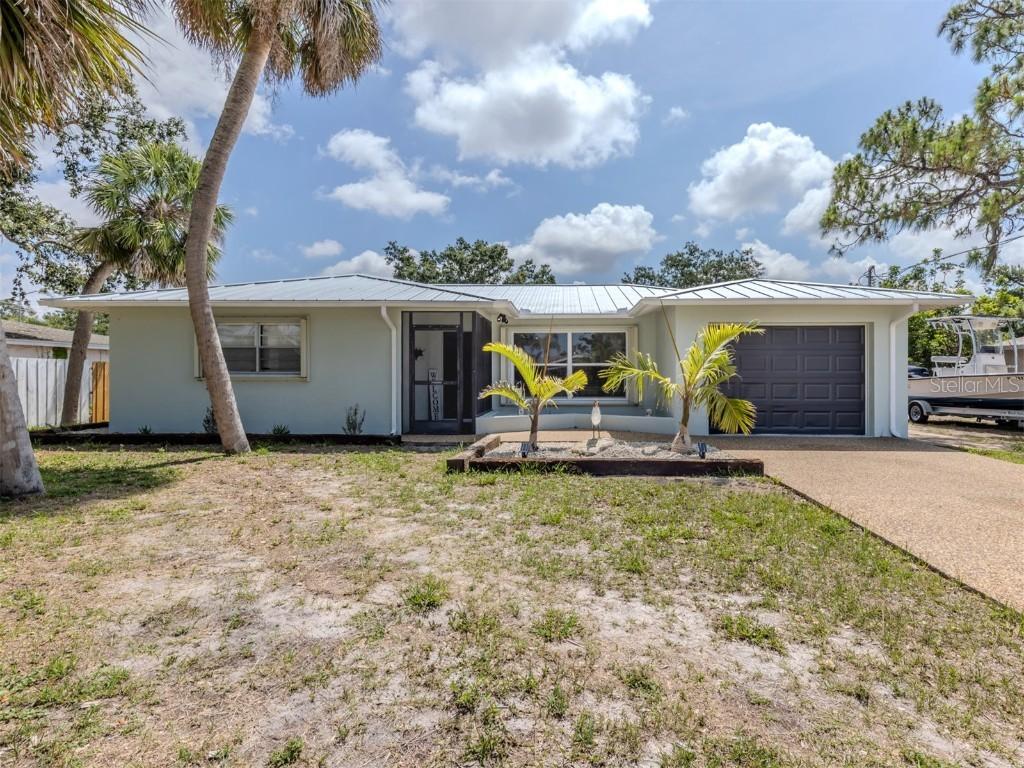 2020 E Crest Dr., Englewood, FL 34223