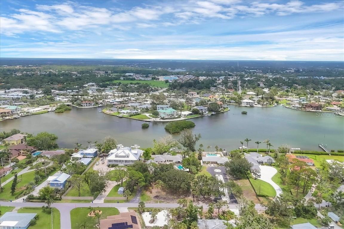 205 Louella Ln., Nokomis, FL 34275