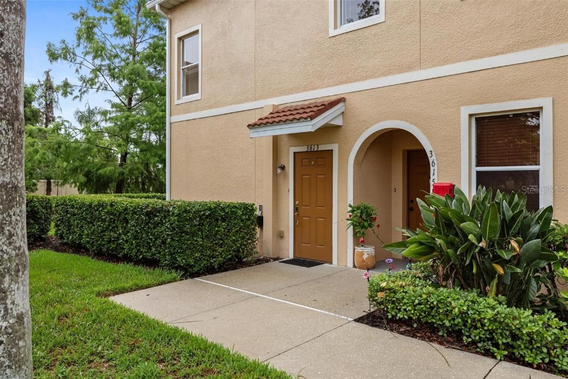 3613 Parkridge Cir. #11-201, Sarasota, FL 34243