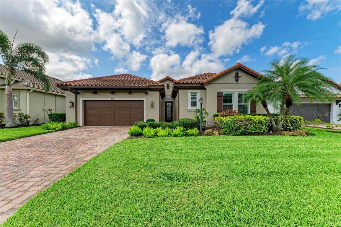 4740 Royal Dornoch Cir., Bradenton, FL 34211