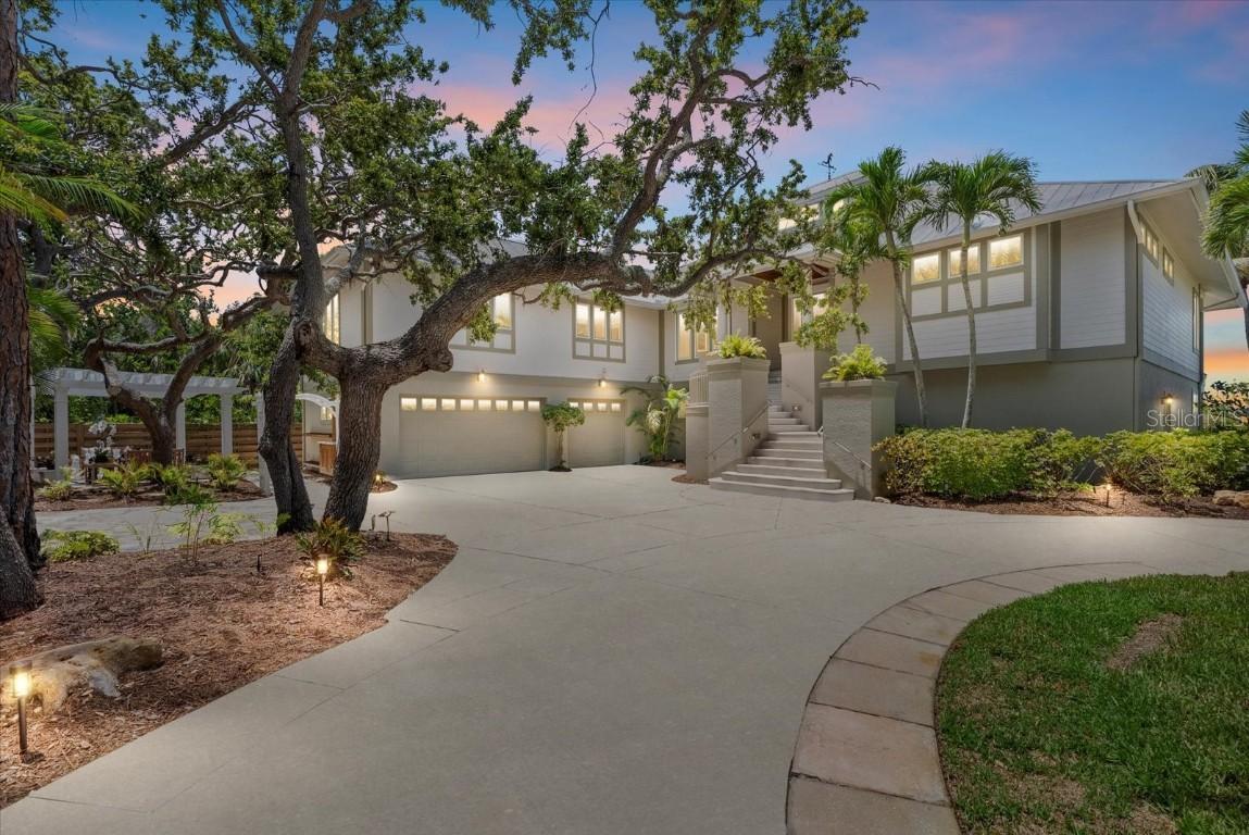 755 Eagle Point Dr., Venice, FL 34285