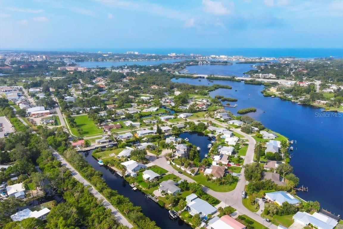 458 Ceil Ct., Nokomis, FL 34275