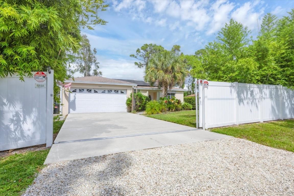 2445 Apache St., Sarasota, FL 34231