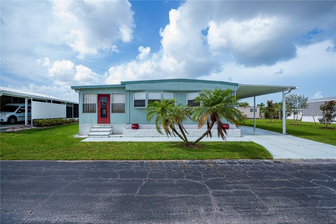 527 Walnut Cir., Venice, FL 34285