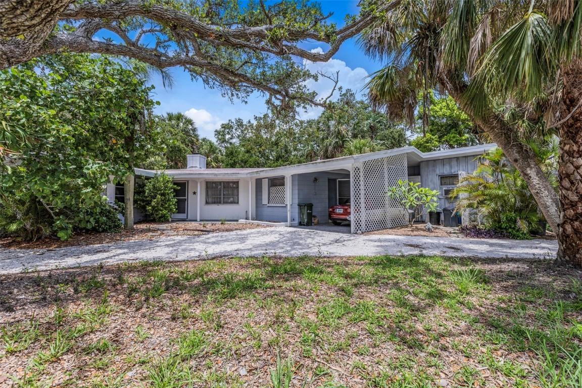 5369 Shadow Lawn Dr., Sarasota, FL 34242