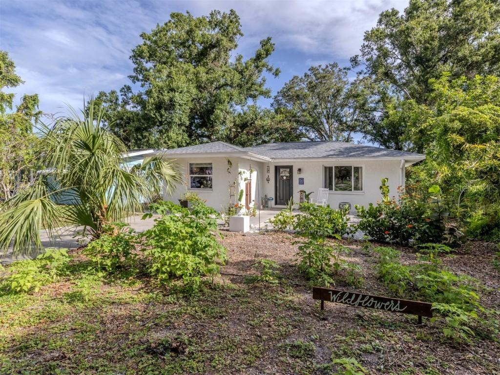 829 Groveland Ave., Venice, FL 34285