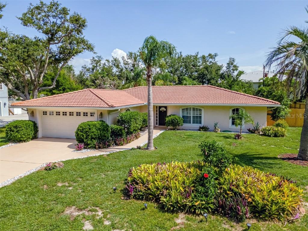 26 Bay Acres Ave., Osprey, FL 34229