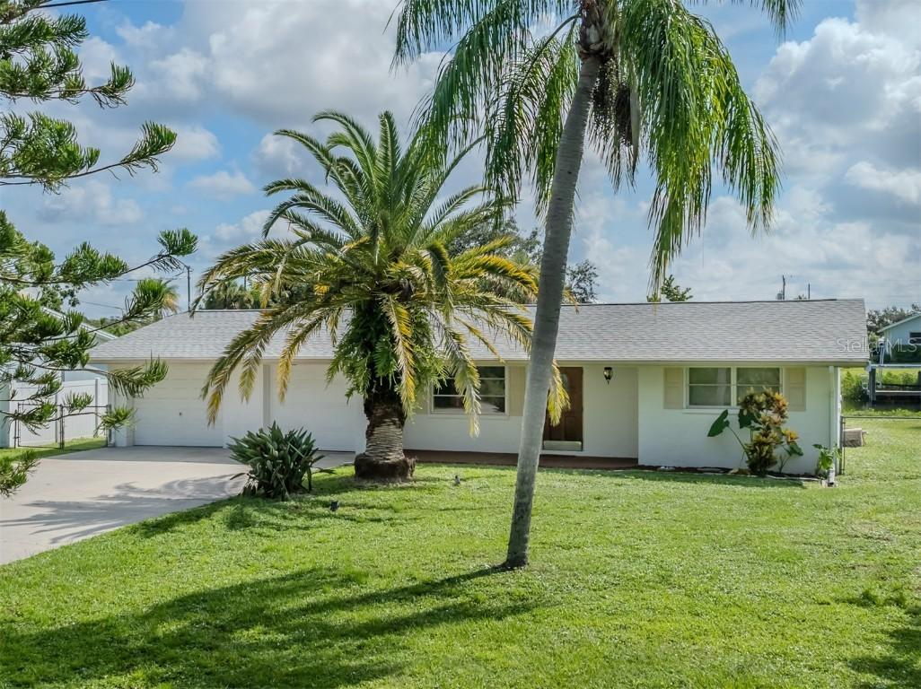 605 Barnes Pkwy., Nokomis, FL 34275