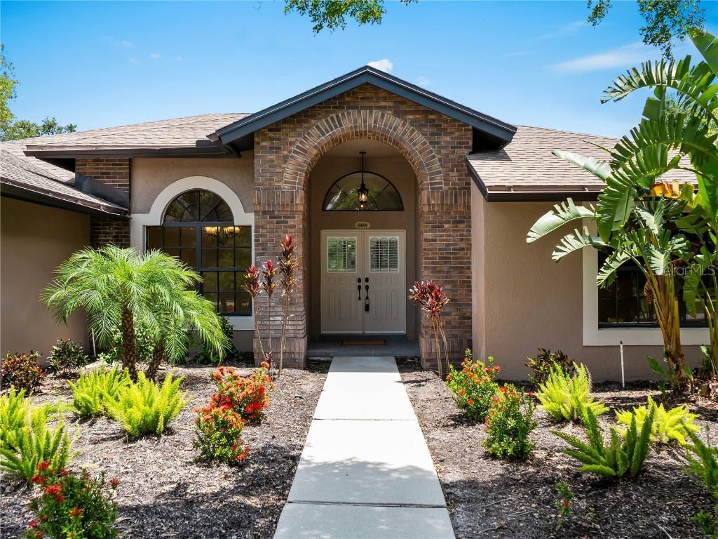 10009 Clubhouse Dr., Bradenton, FL 34202