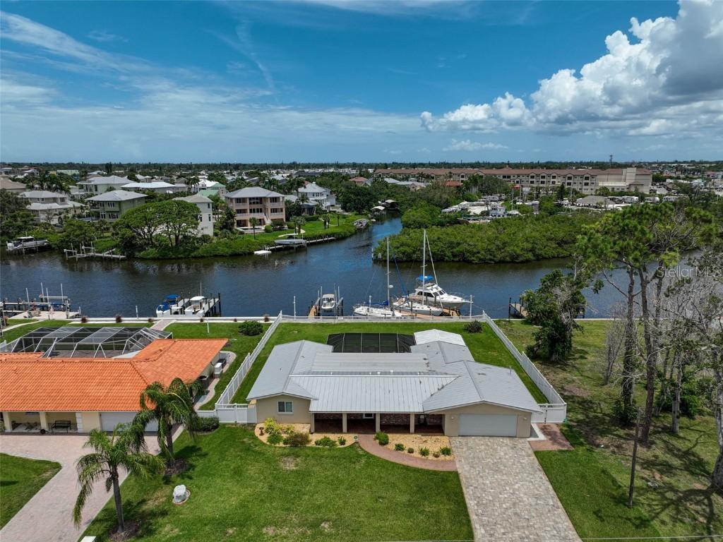 7118 Westmoreland Dr., Sarasota, FL 34243