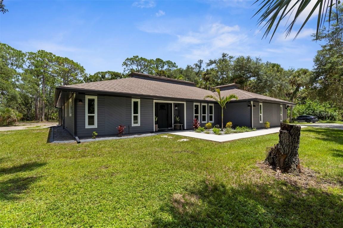 4060 Woodland Blvd., North Port, FL 34291