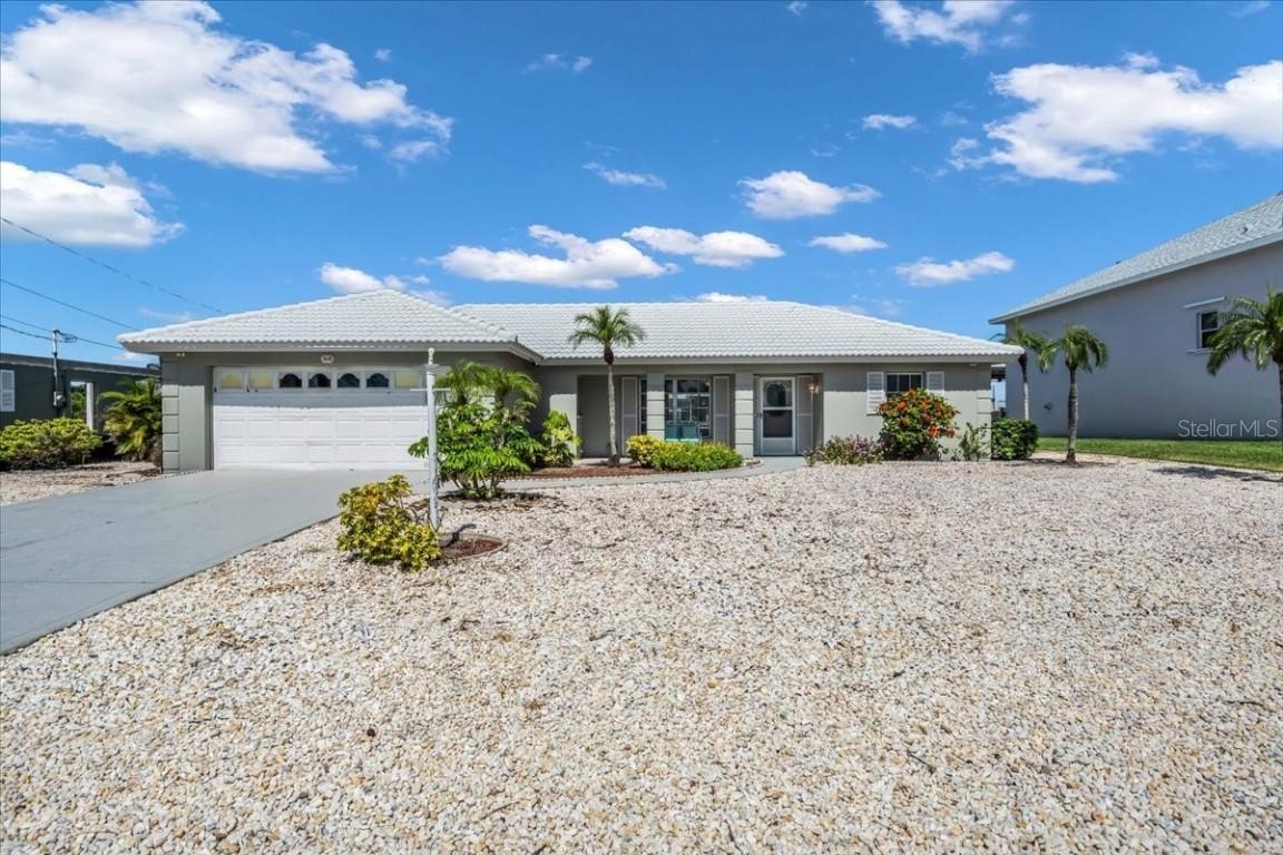 3816 Royal Palm Dr., Bradenton, FL 34210