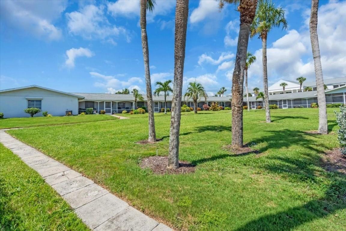 100 The Esplanade #18, Venice, FL 34285