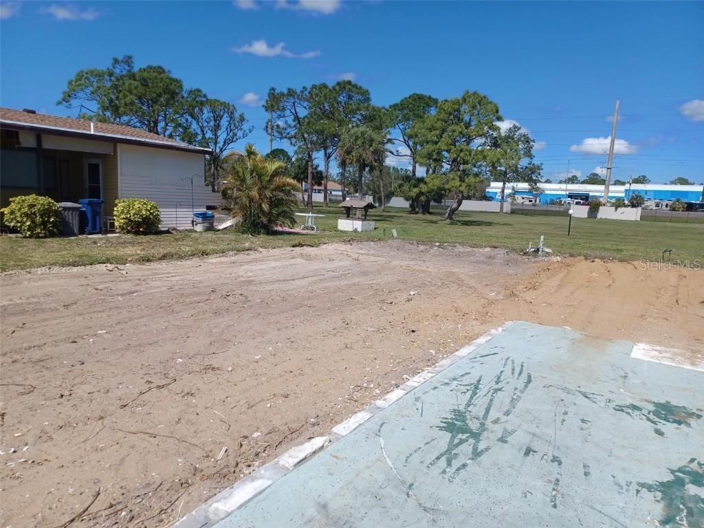 213 Lazy River Rd., North Port, FL 34287