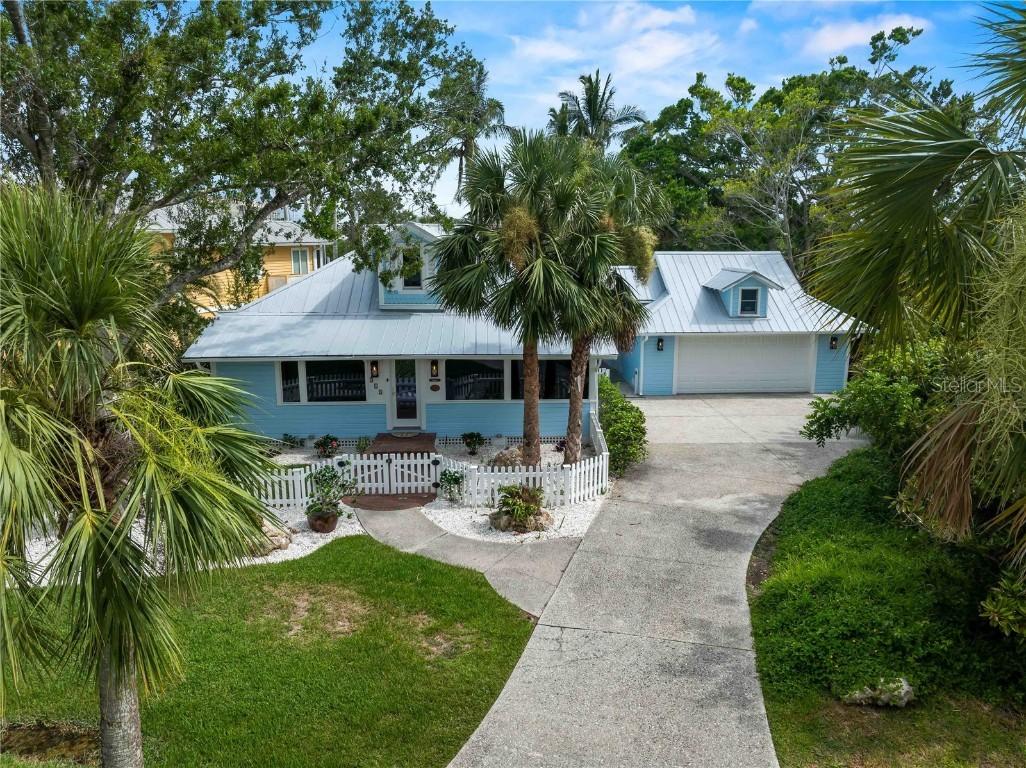 713 Eagle Point Dr., Venice, FL 34285