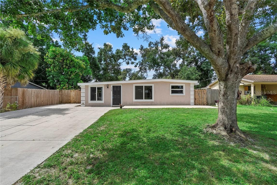 3780 Taro Pl., Sarasota, FL 34232