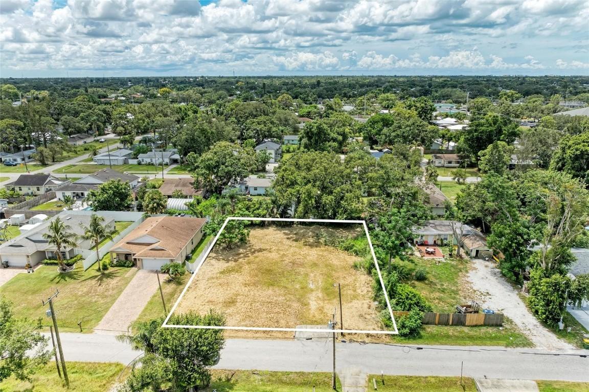 Hawthorne St., Sarasota, FL 34239