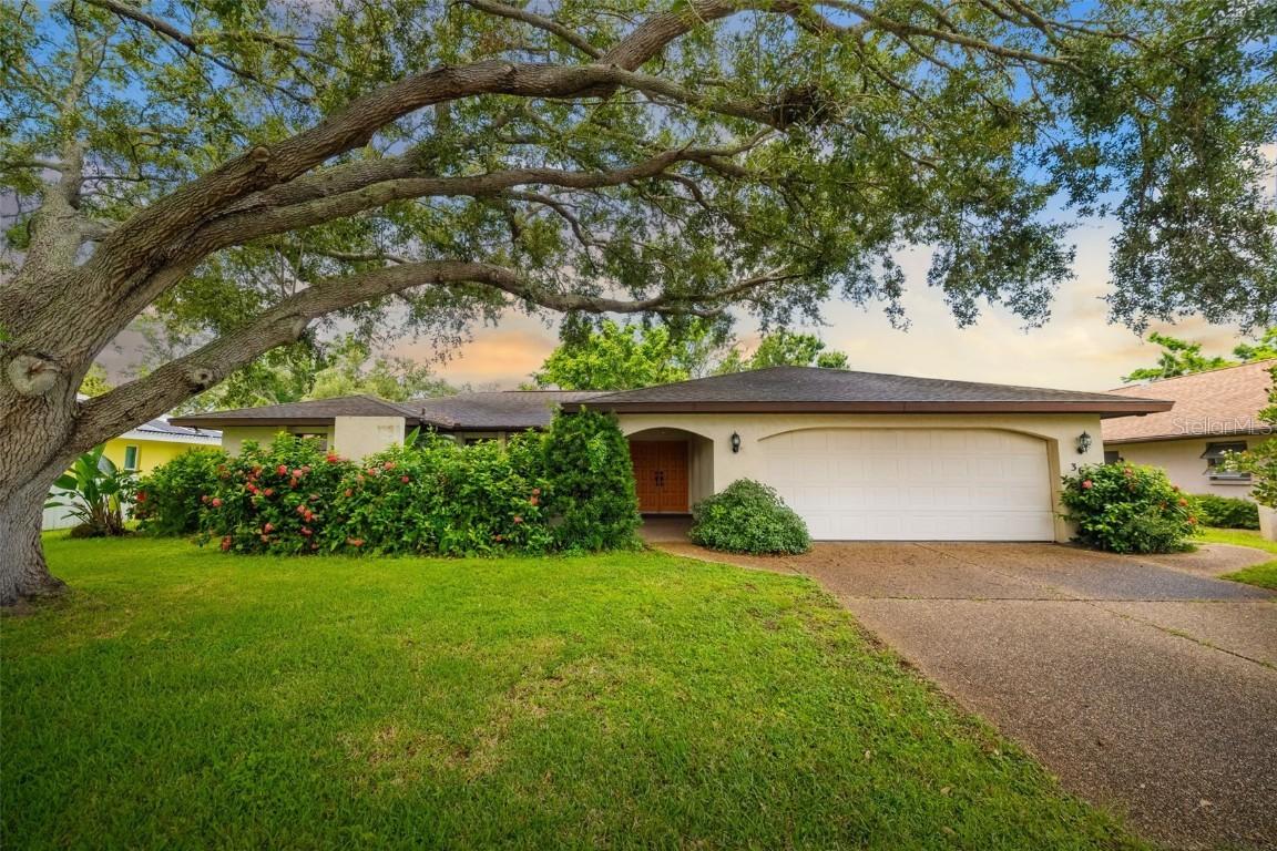 3640 Aster Dr., Sarasota, FL 34233